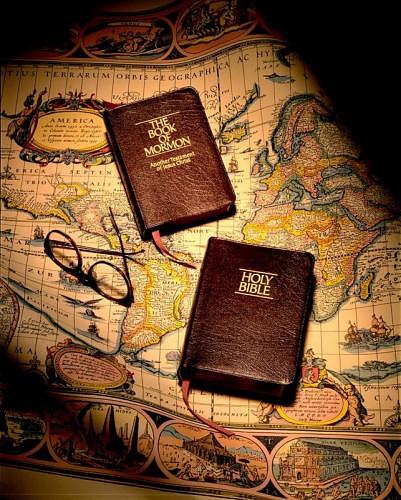 bible et livre de mormon