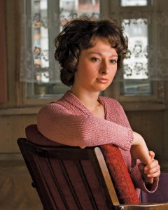 mormon-young-woman-pondering
