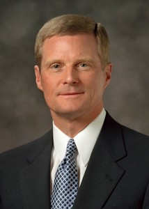 Elder Bednar encourage les mormons à utiliser correctement les réseaux sociaux