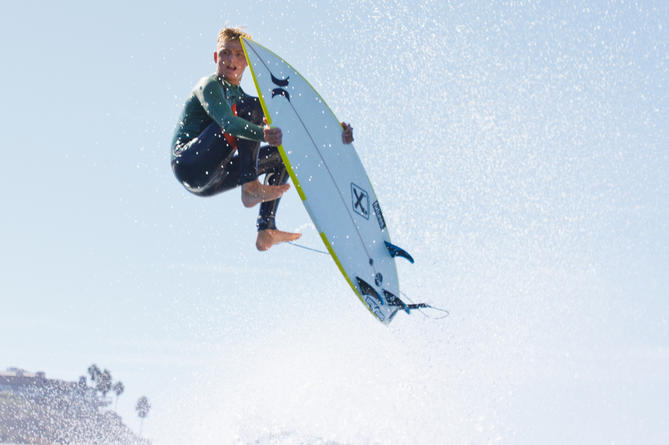 Jordy surfe presque tous les jours