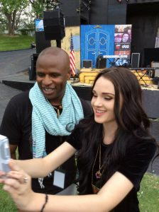 Belle Jewel et Alex Boye artistes mormones