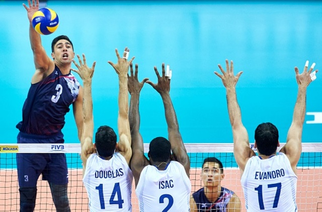 Taylor Sander participe aux jeux olympiques de Rio avec son équipe de volley ball