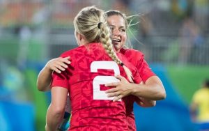 Ashley Stacey est médaillée de bronze de rugby féminin à 7 aux jeux olympiques de Rio