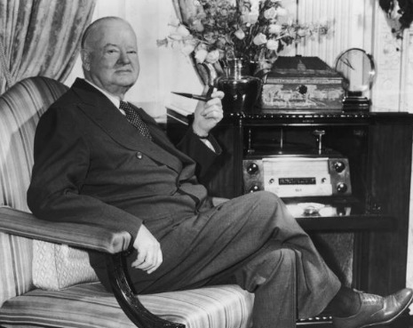 Le président Herbert Hoover, ancien président des Etats Unis a parlé des Mormons en en faisant leur éloge.