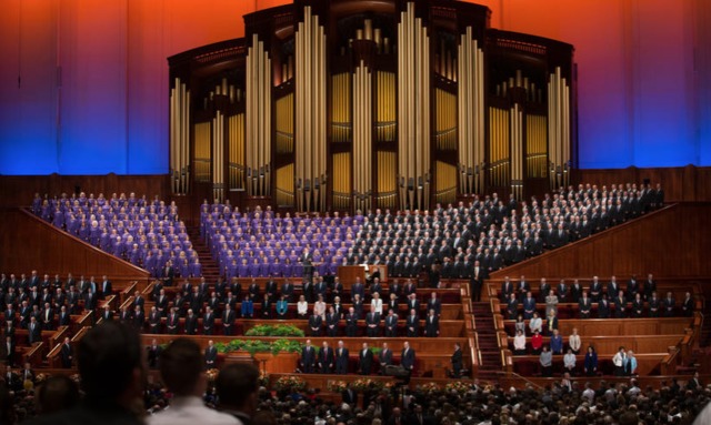 Le choeur du tabernacle mormon chante à chaque session de conférence générale.