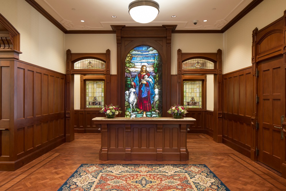 vitraux représentant Jésus: vitrail dans le temple de Provo City