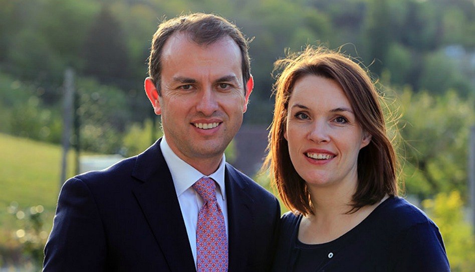 Matthieu Bennasar, soixante-dix régional et responsable du comité d'organisation pour les festivités et les portes-ouvertes du temple, et son épouse Natacha