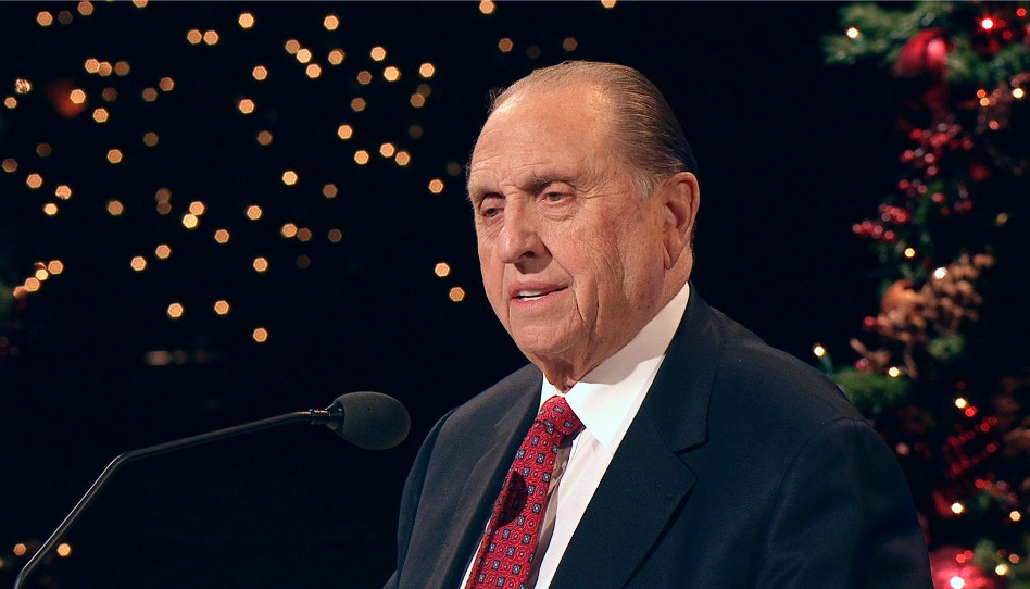 Président Thomas S. Monson lors d'une veillée de Noël de la Première Présidence