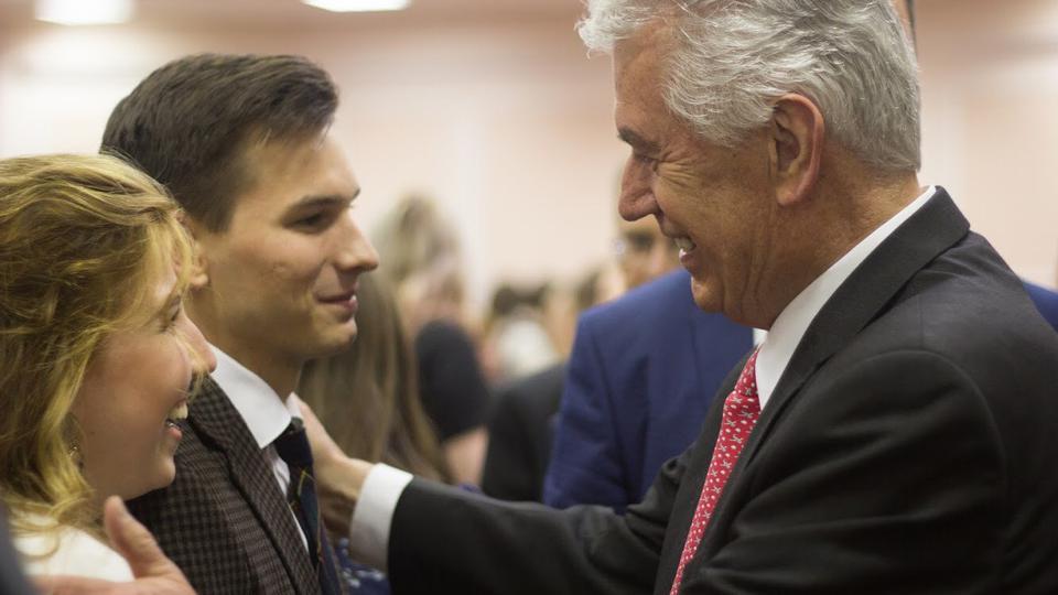 conférence avec Elder Uchtdorf en Russie